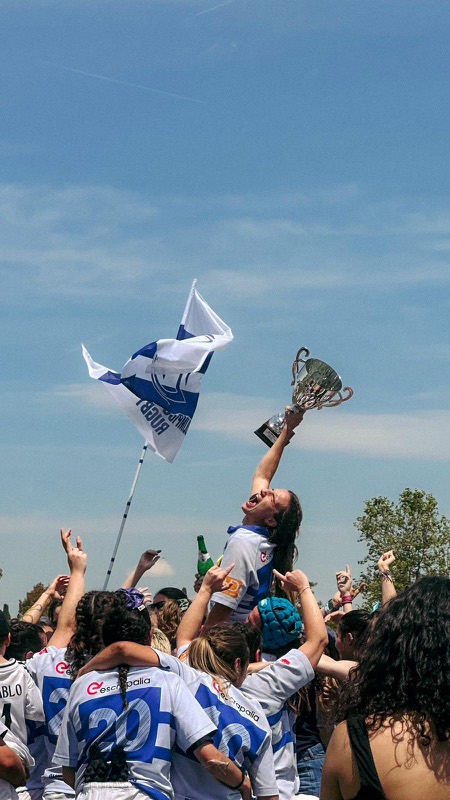 Federación de Rugby de Madrid (@rugbymadrid) on Twitter photo #DHBrugby ENHORABUENA CAMPEONAS🏆🇪🇸
La FRM felicita al
🥇 <a href="/OlimpicoRugby/">Olímpico Pozuelo Rugby</a>
por proclamarse campeonas de la DHB femenina 2024-25 y lograr por tanto el ascenso directo a la <a href="/DHIberdrola/">LigaIberdrolaRugby</a> (competición que el club ganó en 2014, 2017 y 2018)
#RugbyMadrid #LoQueNosUne #NuestroRugby #DHBrugby ENHORABUENA CAMPEONAS🏆🇪🇸
La FRM felicita al
🥇 <a href="/OlimpicoRugby/">Olímpico Pozuelo Rugby</a>
por proclamarse campeonas de la DHB femenina 2024-25 y lograr por tanto el ascenso directo a la <a href="/DHIberdrola/">LigaIberdrolaRugby</a> (competición que el club ganó en 2014, 2017 y 2018)
#RugbyMadrid #LoQueNosUne #NuestroRugby