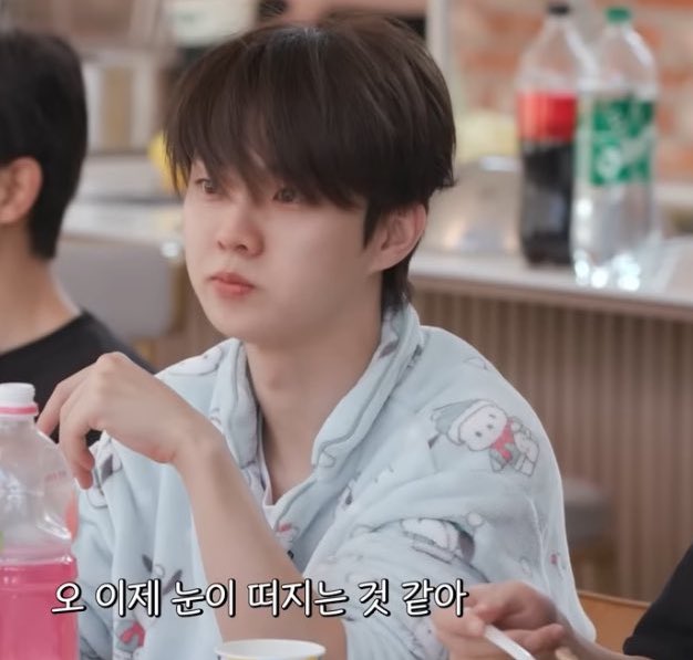Ready_set_Q__'s tweet photo. 애햄이 머리 산발🐹 https://t.co/9nRpwwzf2l