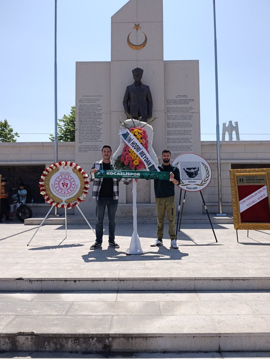 Yaktığın Türklük ateşi, yıllar geçse de sönmeyecek! Fikirlerinle, gösterdiğin yolda yürüyen, tıpkı senin gibi “Türk için, Türk’e göre” yaşayan gençler olarak her daim seni bileceğiz, seni anacağız Ulu Önder!
🇹🇷#19Mayıs Atatürk’ü Anma, Gençlik ve Spor Bayramımız kutlu olsun!#UNIHM