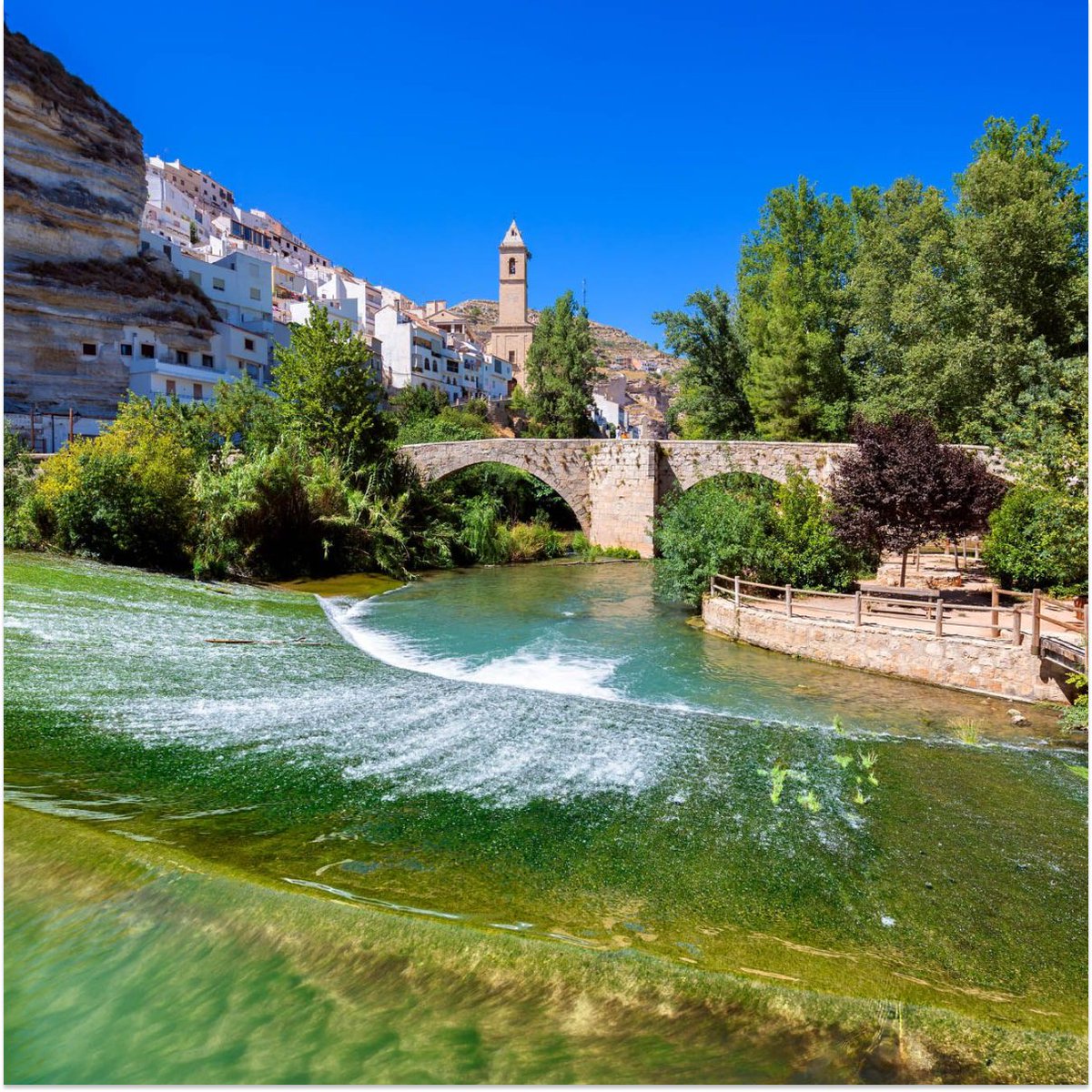 🚂 ¡Súbete al Tren de Alcalá del Júcar! 📅 14 de junio, salida desde Madrid.

Incluye visita guiada a Casas Ibáñez, cata de vinos, entrada al castillo y a una de sus conocidas cuevas…

Una escapada redonda entre historia y vino. 🍷🏰

👉 renfe.com/es/es/experien…