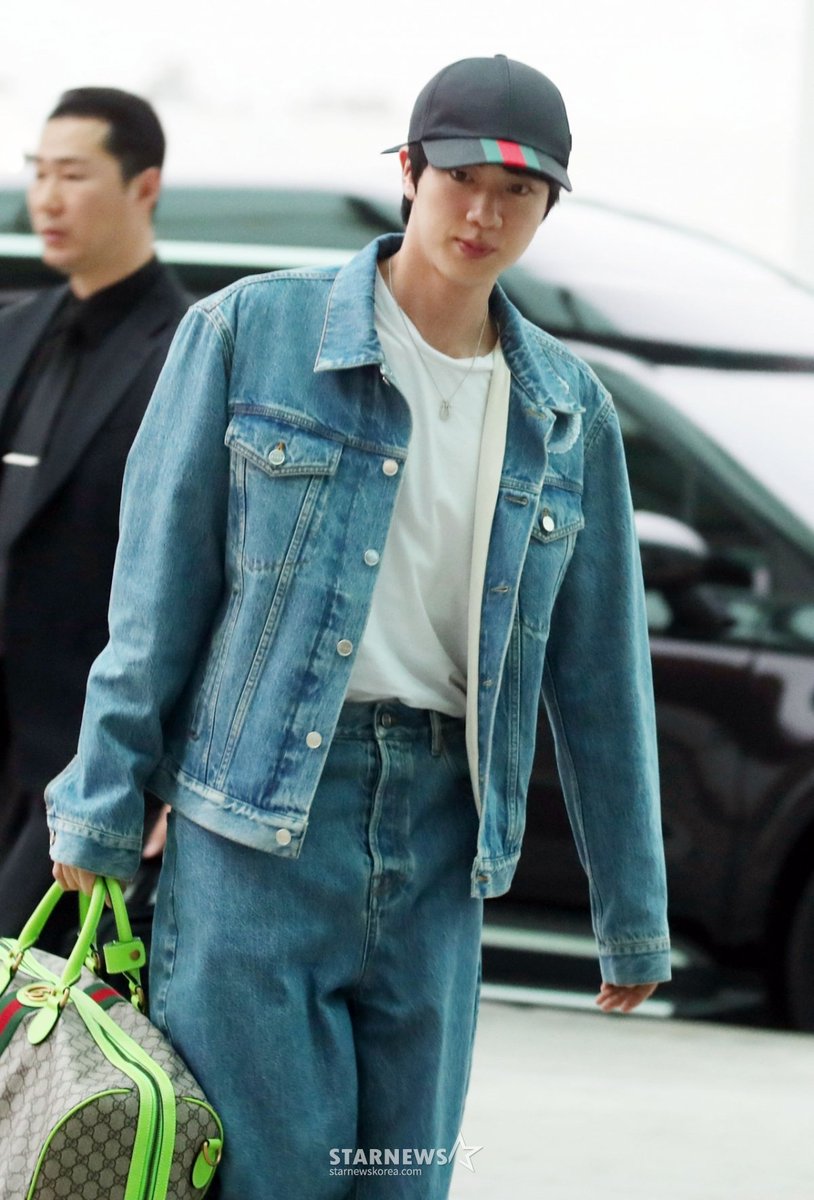 250519 석진 뉴욕 출국 기사사진 

#Jin_Echo 
#Dont_Say_You_Love_Me
#BTSJIN #방탄소년단진 #진 #jin