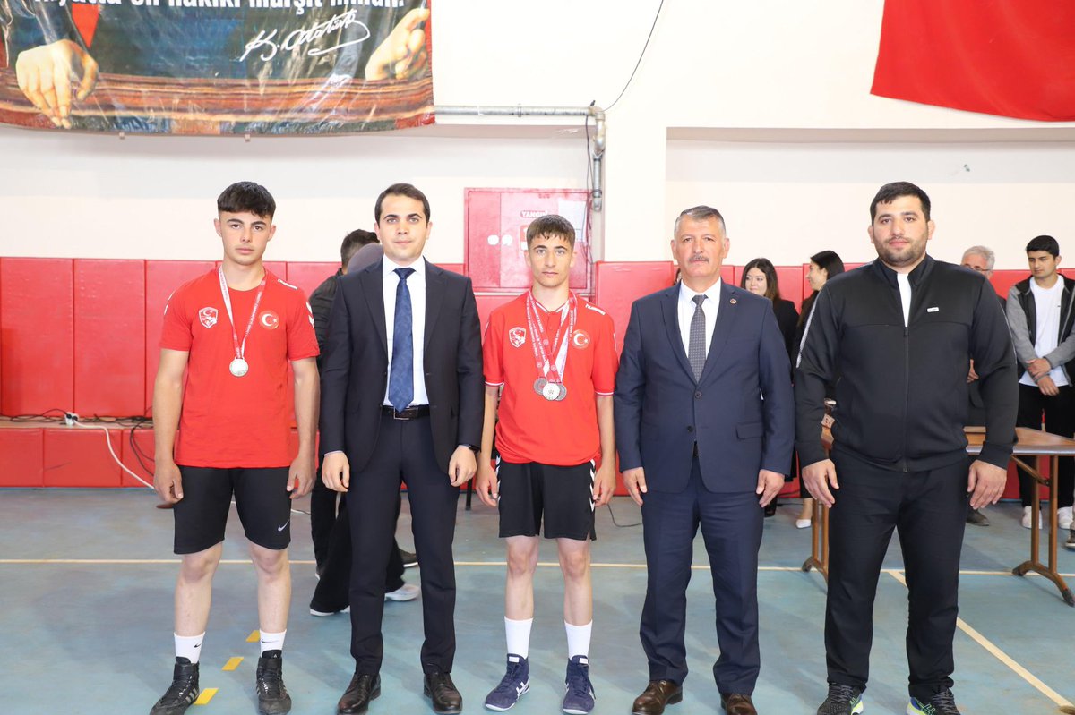 Sulusaray Kaymakamlığı (@ssaraykymkmligi) on Twitter photo 19 Mayıs Atatürk’ü Anma Gençlik ve Spor Bayramı kutlama programı kapsamında Kaymakamımız Emre ARSLAN, Belediye Başkanı Davut KILIÇ, kurum amirleri, öğrenciler ve halkımızın katılımı ile Sulusaray kapalı spor salonunda coşkuyla kutlandı.
<a href="/emre_arslan25/">Emre Arslan</a> 19 Mayıs Atatürk’ü Anma Gençlik ve Spor Bayramı kutlama programı kapsamında Kaymakamımız Emre ARSLAN, Belediye Başkanı Davut KILIÇ, kurum amirleri, öğrenciler ve halkımızın katılımı ile Sulusaray kapalı spor salonunda coşkuyla kutlandı.
<a href="/emre_arslan25/">Emre Arslan</a>