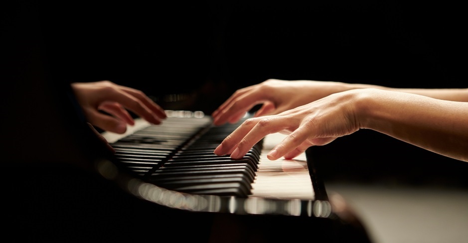 There's a wonderful job with fabulous <a href="/WimbledonChoral/">Wimbledon Choral 🎶</a> up for grabs! Please share with anyone who might be interested, and who has the required skills (including transposing baroque works down a semitone). Exciting times ahead! wimbledon-choral.org.uk/news_more.asp?…