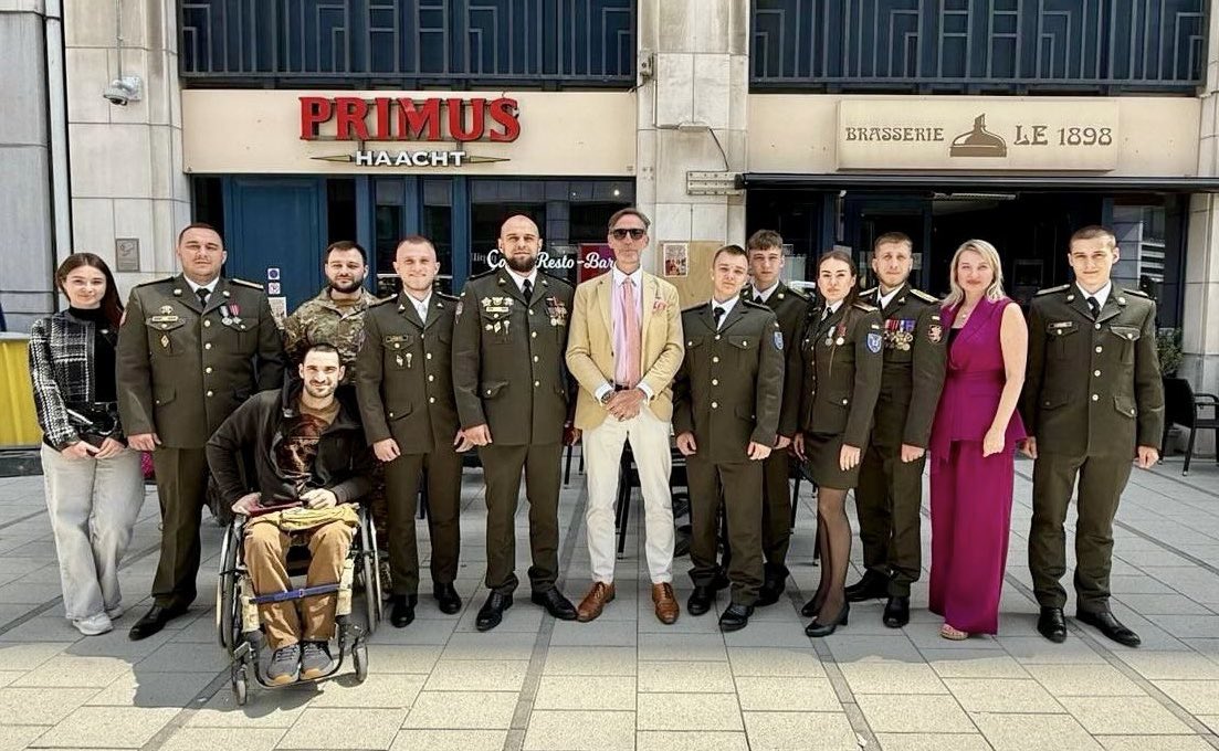 Always an honour and inspiration to meet Ukrainian veterans who are here to run the Brussels 20k. With thanks to #PromoteUkraine #SlavaUkraini