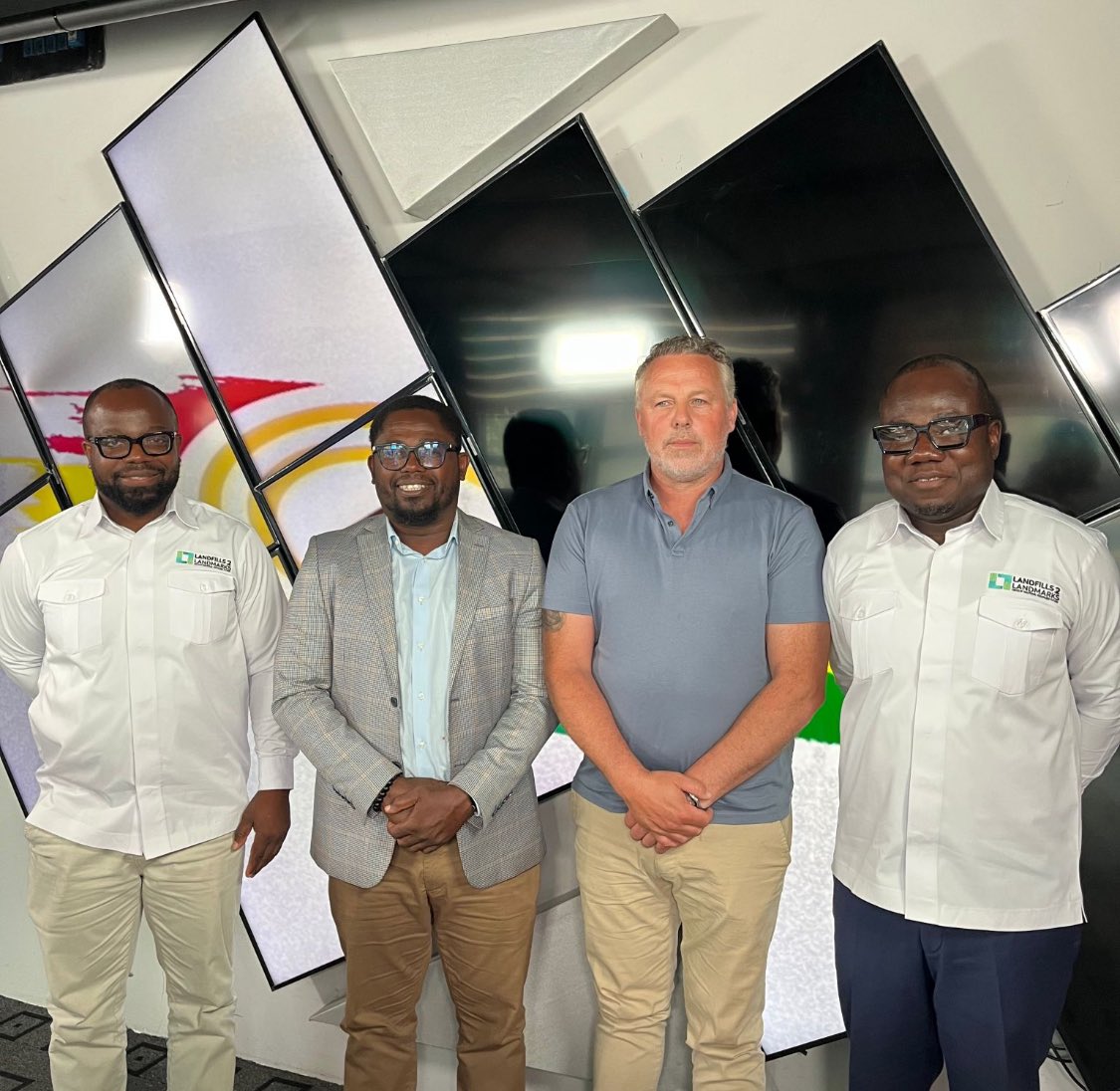 landfills2landmarks (@landfills2marks) on Twitter photo Great session w/ Kwaku Nhyira-Addo at <a href="/asaaseradio995/">Asaase 99.5</a> , joined by Samuel Ofori-Gyampoh, Henry Treku & Jonathan Sait to spotlight #Landfills2Landmarks2025. Catch Kwaku as summit moderator!
π 22β23 May
π Kempinski, Accra
π lnkd.in/etkm4hg2
#CircularAfrica Great session w/ Kwaku Nhyira-Addo at <a href="/asaaseradio995/">Asaase 99.5</a> , joined by Samuel Ofori-Gyampoh, Henry Treku & Jonathan Sait to spotlight #Landfills2Landmarks2025. Catch Kwaku as summit moderator!
π 22β23 May
π Kempinski, Accra
π lnkd.in/etkm4hg2
#CircularAfrica