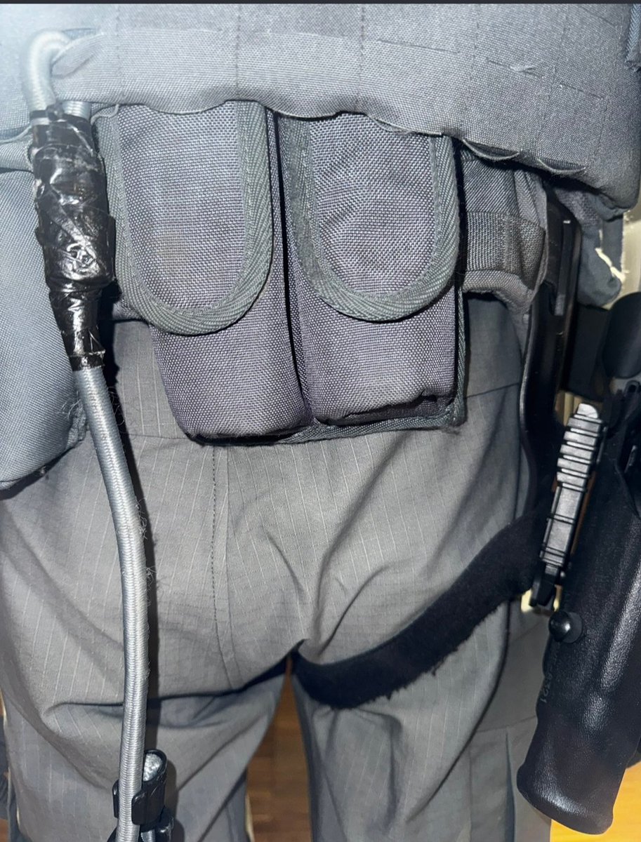 kpc_bo's tweet photo. We completed the flash bomb pouches used by DSI.
Now they have it in stock, single version 40 €，if you buy more than three，It's 35 €.
Double version is 75 €.
With a purple style, almost like the original.
Hope to get your forwarding and follow, thank you for your support🍀 https://t.co/NRlJ2sFOWF