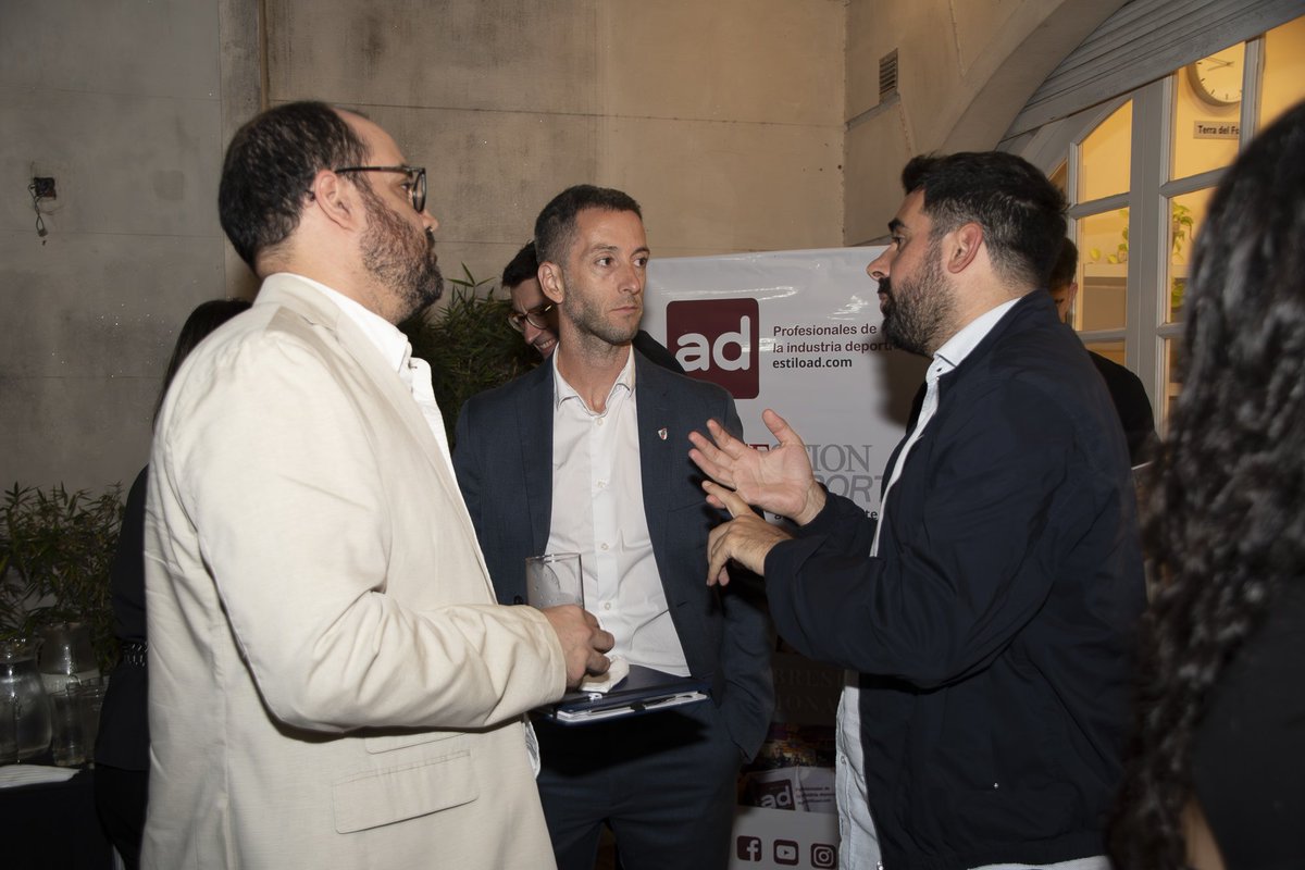 estiload's tweet image. 📚🤝#GESTIÓNyDEPORTE | Esport i Ciutadania 👉 gestionydeporte.com/esporticiutada… ⚽ #MarcTarradas @LaLiga y @josepvivesp @Catalunya_ARG conversaron sobre fútbol y desarrollo de negocios en Latinoamérica  #GestionDeportiva  @gestionydeporte #MembresiaProfesionalAD #Catalunya #ARG #Puente