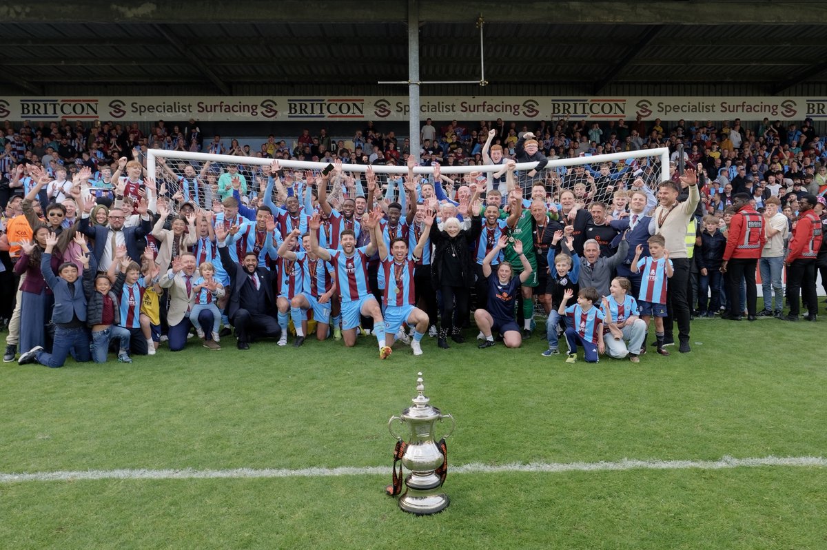 SUFCOfficial's tweet photo. 🖼️ 𝐇𝐀𝐍𝐆 𝐈𝐓 𝐈𝐍 𝐓𝐇𝐄 𝐋𝐎𝐔𝐕𝐑𝐄

𝗢𝗻𝗲 𝘁𝗲𝗮𝗺 - 𝗨𝗻𝗶𝘁𝗲𝗱!

#UTI #IRON https://t.co/xbZcClaTlq