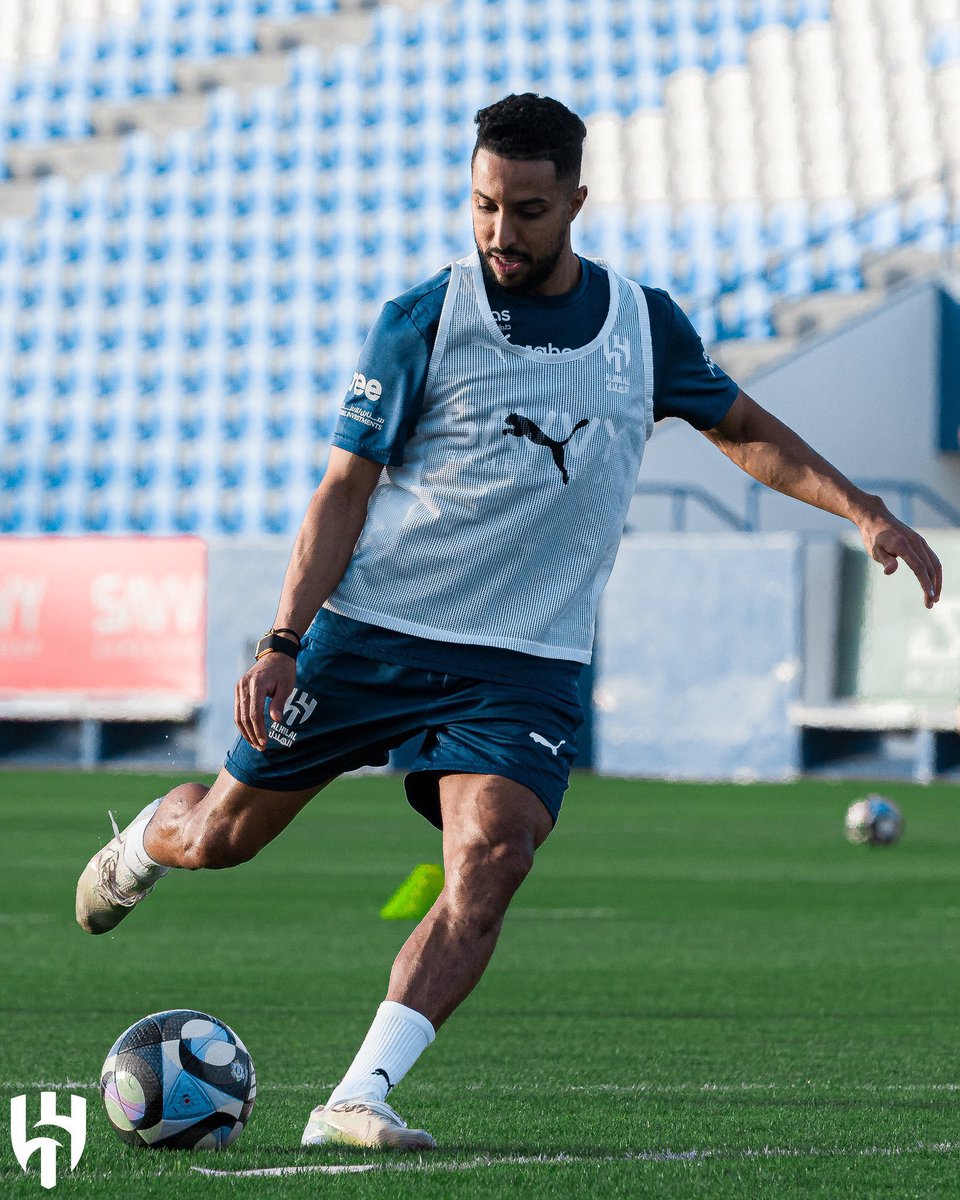 عمرو (@bt3) on Twitter photo 🚨🚨🚨🚨🚨🚨🚨 عاجل:
يتواجد رئيس #الهلال فهد بن نافل حاليًا بمقر النادي
كما يتواجد قائد الفريق سالم الدوسري بعد أن غادر جميع اللاعبين بإستثناء القائد
ويسعى الرئيس لحسم تجديد عقد الدوسري بعد أن تعثر ذلك في فترات سابقة!
<a href="/ahmad2man/">أحمد العجلان</a> 🚨🚨🚨🚨🚨🚨🚨 عاجل:
يتواجد رئيس #الهلال فهد بن نافل حاليًا بمقر النادي
كما يتواجد قائد الفريق سالم الدوسري بعد أن غادر جميع اللاعبين بإستثناء القائد
ويسعى الرئيس لحسم تجديد عقد الدوسري بعد أن تعثر ذلك في فترات سابقة!
<a href="/ahmad2man/">أحمد العجلان</a>