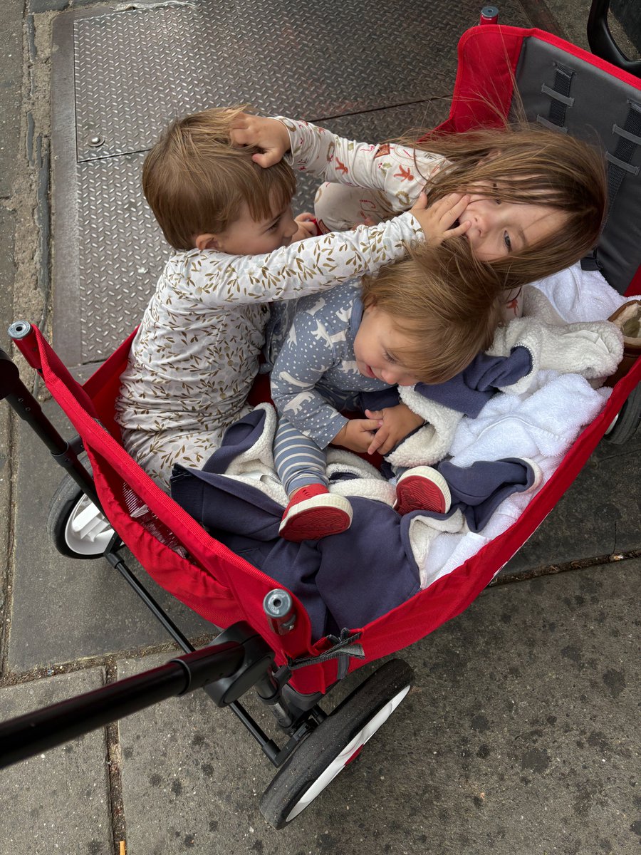 Jesse Genet tweet media