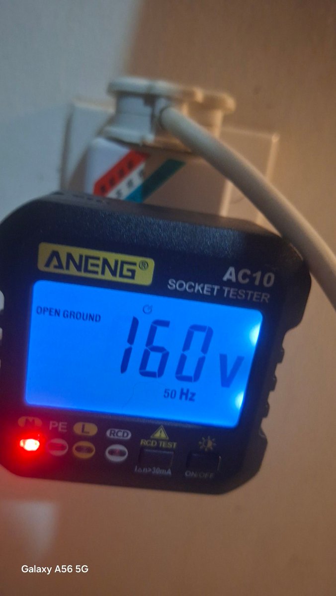 jude62lk's tweet photo. @CEB_lk Power drop in Homagama for the last one year. You guys are doing nothing about this. When complained about this, your technical staff says to write a letter to the Area Engineer. Account number is 4118295105. https://t.co/gmkSY3xFul