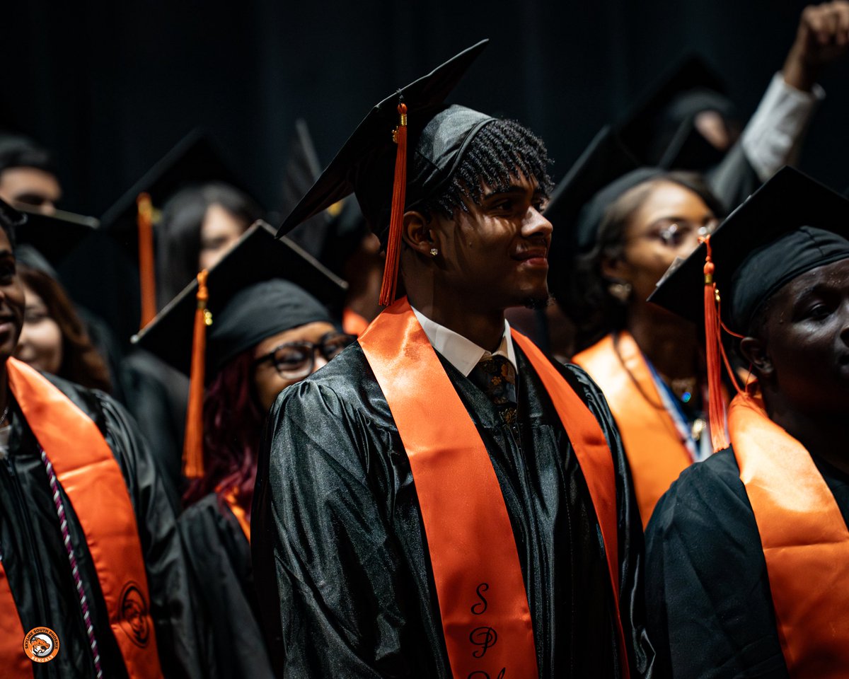 SkylineEd's tweet image. Skyline Prep Class of 2025, YOU DID IT! 🧡🐅🎓