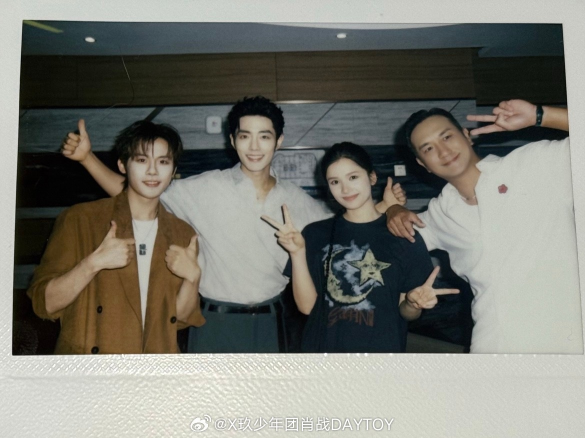 firefly_anna05's tweet photo. Team Zang Hai 😍 https://t.co/4W01qf0yLX