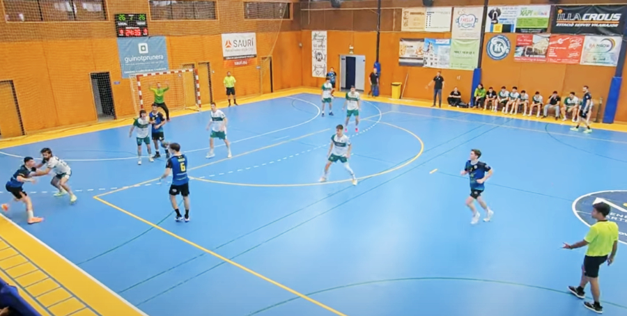 CatHANDBOL (@cathandbol) on Twitter photo L'<a href="/HVilamajor/">Handbol Vilamajor</a> frega la sorpresa davant l'equip més "coper" l'<a href="/handbolbordils/">Club Handbol Bordils</a>, i el <a href="/c_handbolgarbi/">Club Handbol Garbí</a> també fa patir la <a href="/UESarria77/">Unió EsportivaSarrià</a> per passar a unes semifinals de Copa Catalana que completen <a href="/oargracia/">OAR Gràcia Sabadell</a> i <a href="/HandbolStVicenc/">HandbolSantVicenç</a>
➡️ cathandbol.cat/catalanes/copa… L'<a href="/HVilamajor/">Handbol Vilamajor</a> frega la sorpresa davant l'equip més "coper" l'<a href="/handbolbordils/">Club Handbol Bordils</a>, i el <a href="/c_handbolgarbi/">Club Handbol Garbí</a> també fa patir la <a href="/UESarria77/">Unió EsportivaSarrià</a> per passar a unes semifinals de Copa Catalana que completen <a href="/oargracia/">OAR Gràcia Sabadell</a> i <a href="/HandbolStVicenc/">HandbolSantVicenç</a>
➡️ cathandbol.cat/catalanes/copa…