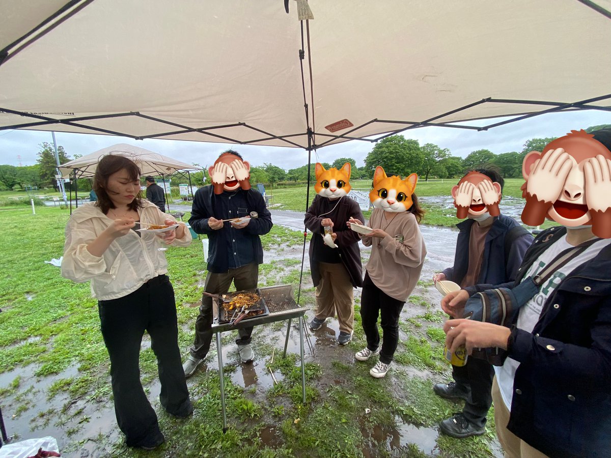 project_en99293's tweet photo. 【🍻enjoy  BBQ🥩】
5月17日はenjoyで BBQを行いました！
あいにくの雨でした😇
肉を頬張りながらアルコールを摂取しビンゴ大会を行いました！
今後も2〜3ヶ月に1回 BBQを開催しますので、次回は晴天な日にやりたい🥺
#enjoyproject
#BBQ https://t.co/Kl7S7GYzdj