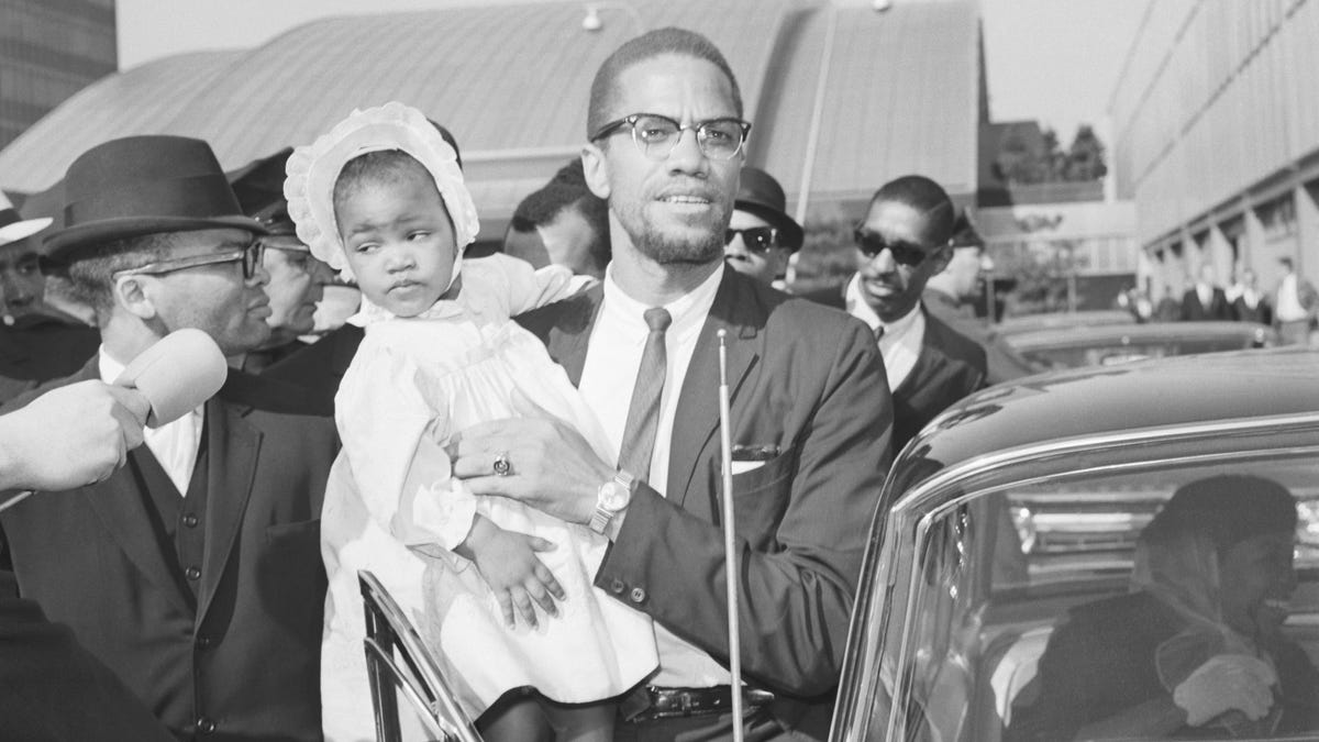 TheRoot's tweet image. Malcolm X Was Born 100 Years Ago and Assassinated 60 Years Ago, Here's Where His 6 Daughters Are Now dlvr.it/TKsNXK
