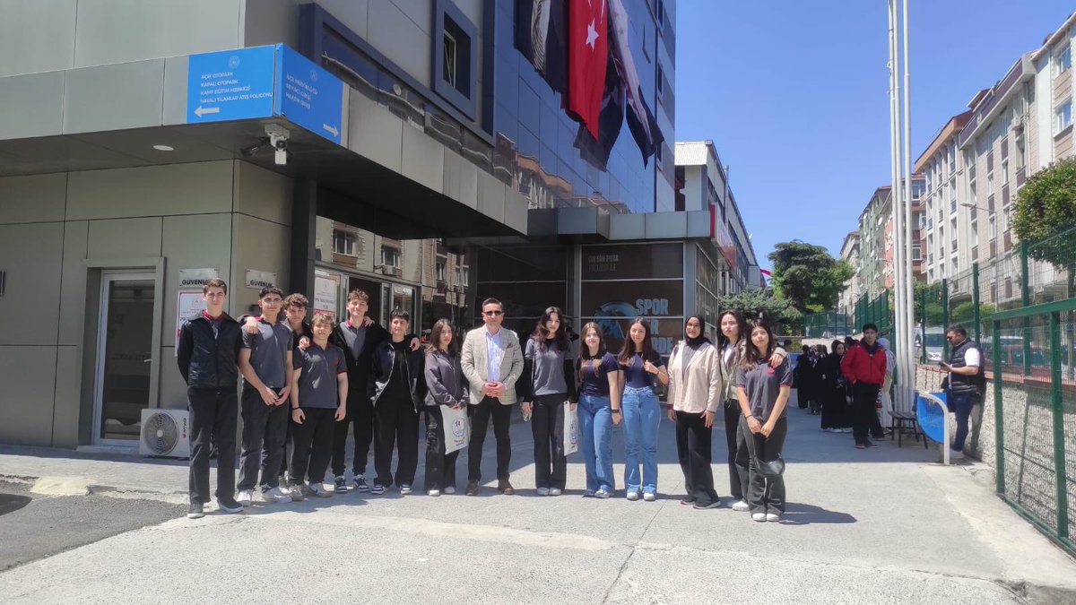 📣 19 Mayıs Temalı Yarışmada Büyük Başarı!
Öğrencilerimiz:
Kompozisyon dalında ilçe birincisi
Şiir dalında ilçe ikincisi oldu!
🎁 Ödüllerini İlçe Kaymakamımız Dr. Mehmet Boztepe’nin elinden aldılar.
👏 Tebrik ediyoruz! <a href="/istanbulilmem/">İstanbul İl Millî Eğitim Müdürlüğü</a> @BahcelievlerMEM <a href="/MucahitYentur/">Murat Mücahit Yentür</a> <a href="/muradserif/">Murat Karabulut</a>