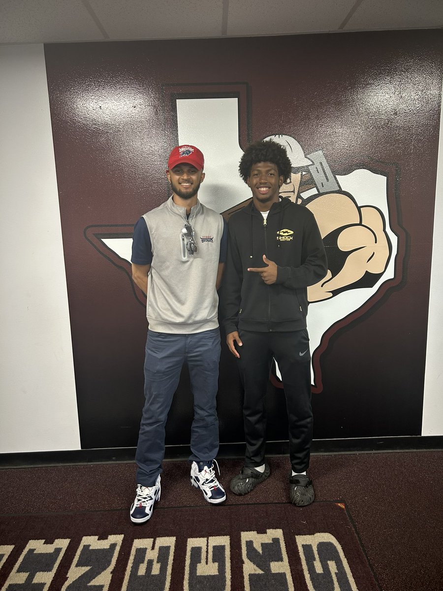 Roughneck Football (@chs_roughnecks) on Twitter photo We really appreciate <a href="/coleman5elijah/">Coach Elijah Coleman</a> and the <a href="/HUBISONFOOTBALL/">HOWARD FOOTBALL</a> coming through to #RecruitaRouchneck #Purp #R4TC <a href="/dassi2026/">Mudassir “𝕕𝕒𝕤𝕤𝕚” Abdullah</a> <a href="/LoganLewis08/">Logan Lewis (ROUTE RUNNER❗️)</a> <a href="/coachpena1/">Earnest Peña M.S. Ed</a> <a href="/CoachJJohnson71/">Jeremy Johnson</a> <a href="/bubbaryanjr/">Coach Bubba Ryan</a> We really appreciate <a href="/coleman5elijah/">Coach Elijah Coleman</a> and the <a href="/HUBISONFOOTBALL/">HOWARD FOOTBALL</a> coming through to #RecruitaRouchneck #Purp #R4TC <a href="/dassi2026/">Mudassir “𝕕𝕒𝕤𝕤𝕚” Abdullah</a> <a href="/LoganLewis08/">Logan Lewis (ROUTE RUNNER❗️)</a> <a href="/coachpena1/">Earnest Peña M.S. Ed</a> <a href="/CoachJJohnson71/">Jeremy Johnson</a> <a href="/bubbaryanjr/">Coach Bubba Ryan</a>