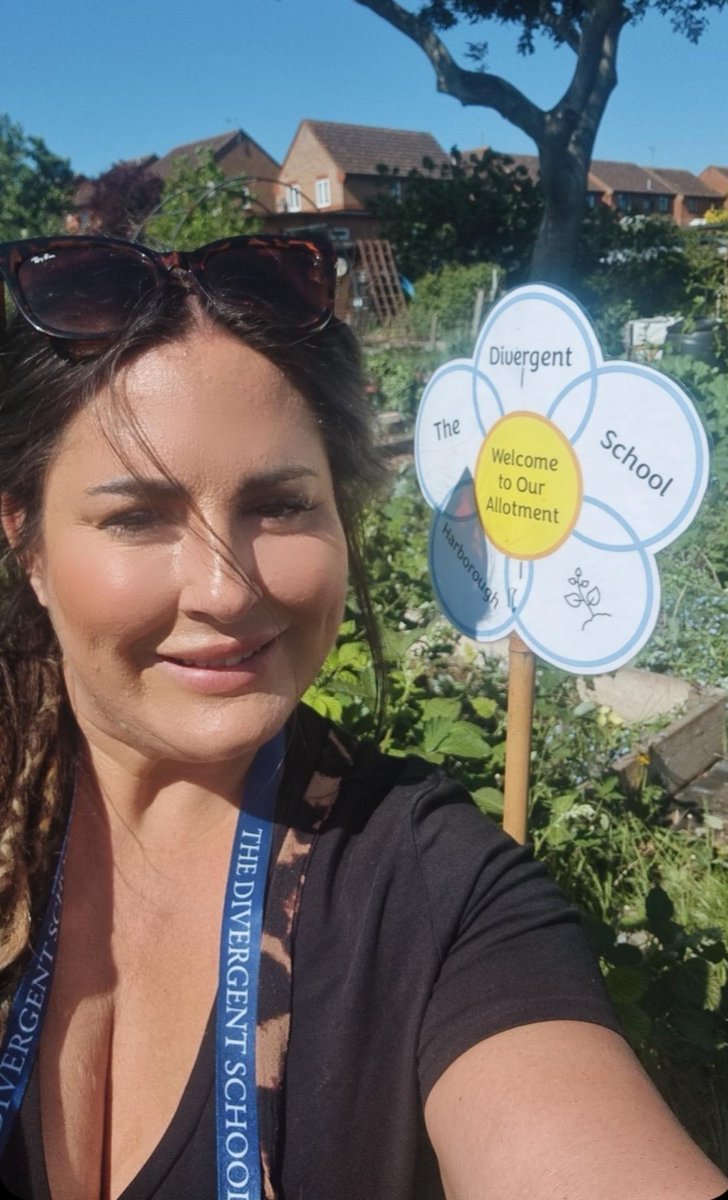 I am getting slightly obsessed with the school allotment!
Today's donations collected:
🌿1 Compost bin
🍅 3 Tomato plants
🥒 1 cucumber plant
🐔 A roll of chicken wire
🐚 1 sand pit (will be a pond)
🚿 3 watering cans
#supportingSEND
#learningoutsidetheclassroom <a href="/divergentschool/">Divergent Schools</a>