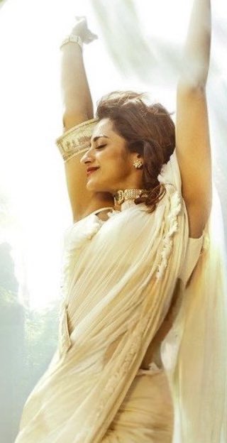 shruthisundar01's tweet image. Thalaivi @trishtrashers grey-shades! She pulled it off with ease in #kodi as "Rudra" ! Her charec was a surprise when she kills #Dhanush lead itself ! Now wait for her to sway you with grey-Swagg in #Thuglife career best role loading.!🔥👸 #SouthQueen #Trisha #TrishaKrishnan