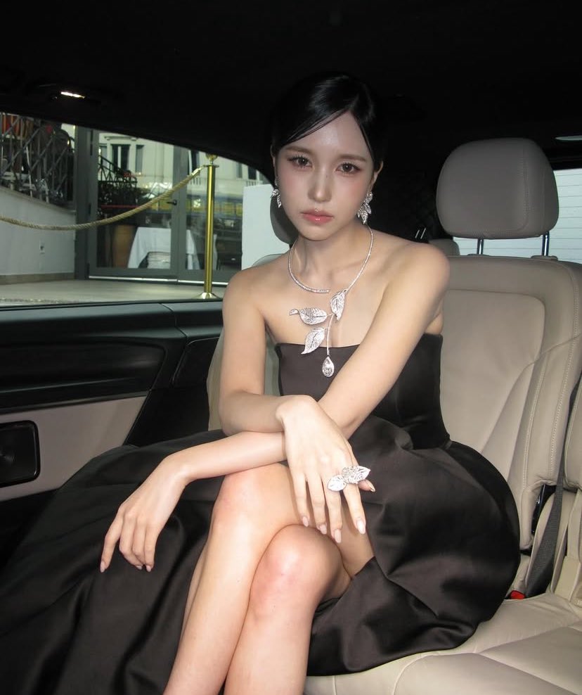 flosummertime's tweet image. this doll