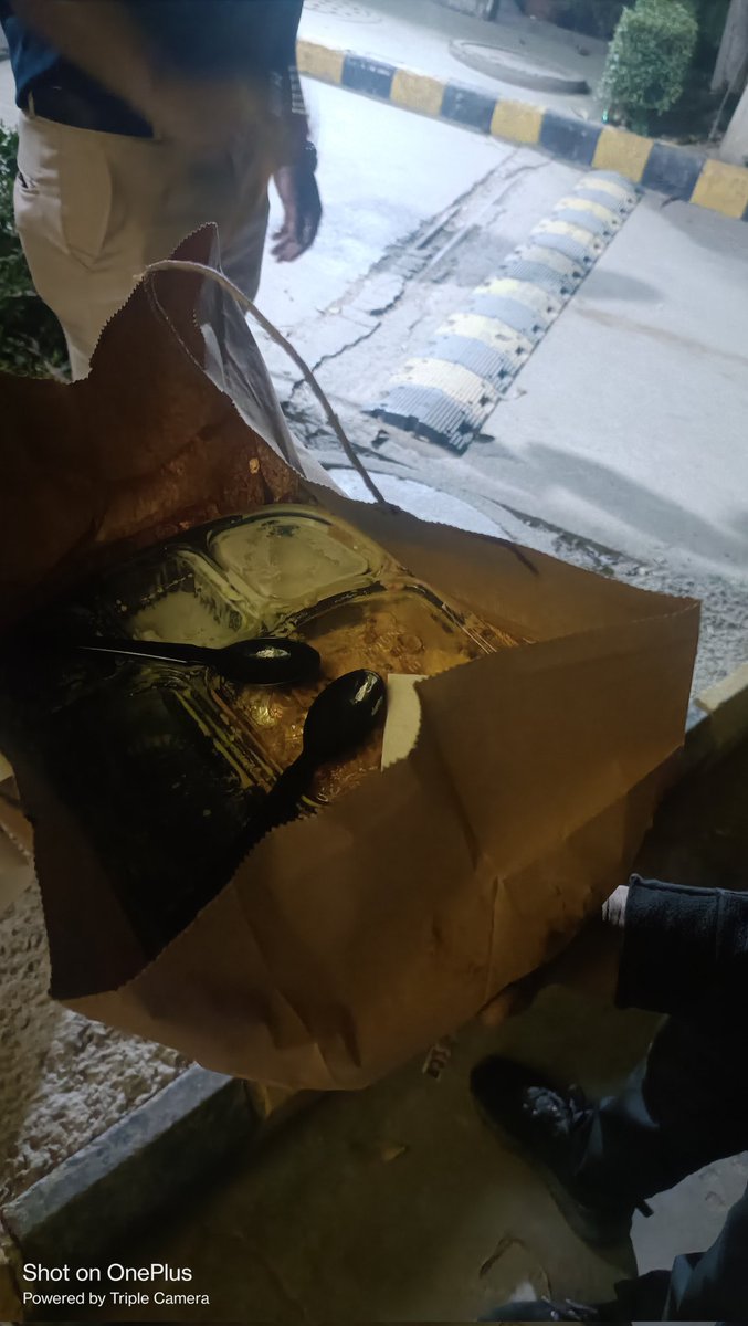 IzhanMaster's tweet photo. @zomatocare I have a conversation with team, I shared the picture as well. But the team say share video and food is taken back by driver, i will attach the pic for your reference https://t.co/1mKeL3MTec