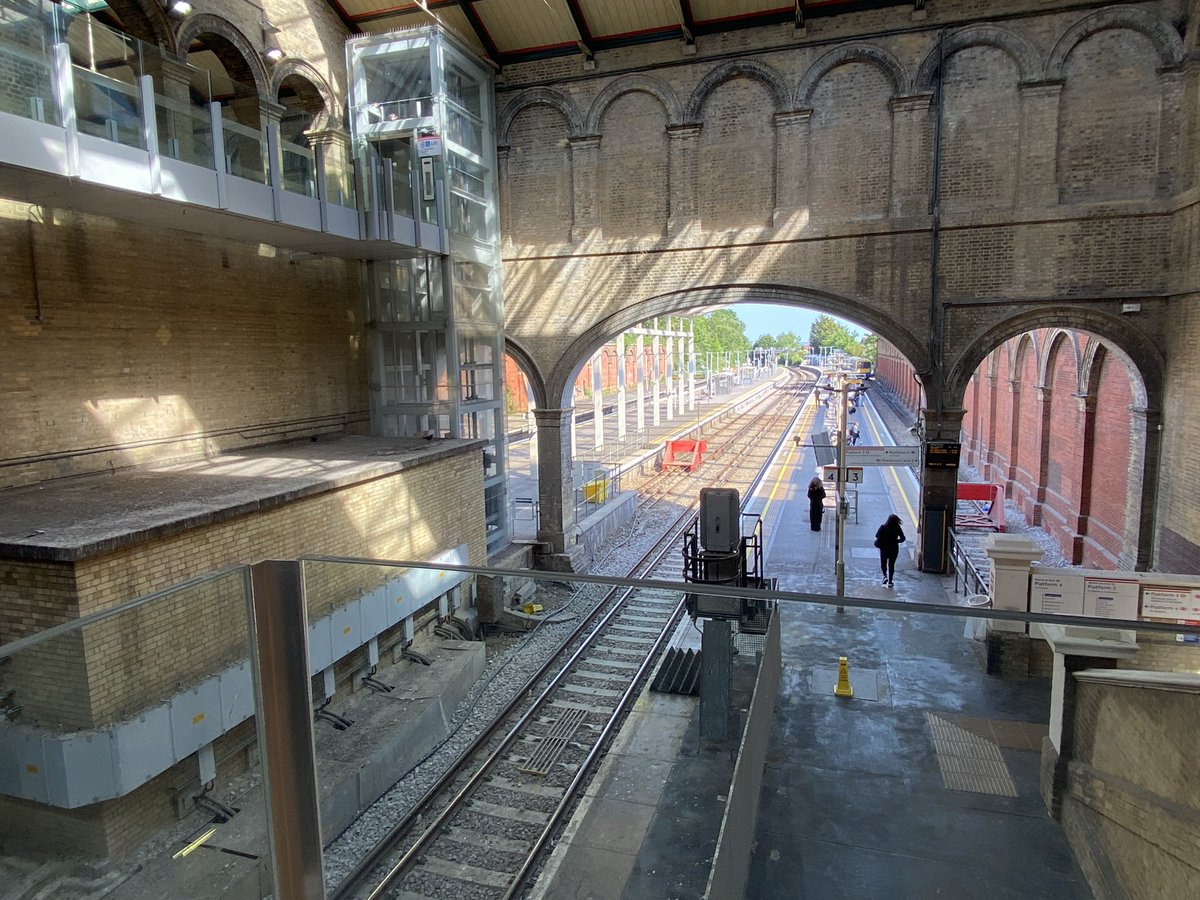 loypass_SCCar's tweet image. ✅ Crystal Palace 🗼⚽️
@SouthernRailUK @TfL #LondonOverground #WindrushLine

This one worthy of individual mention I think. I quite forgot the scale of the architecture; my favoured blend of old and new!