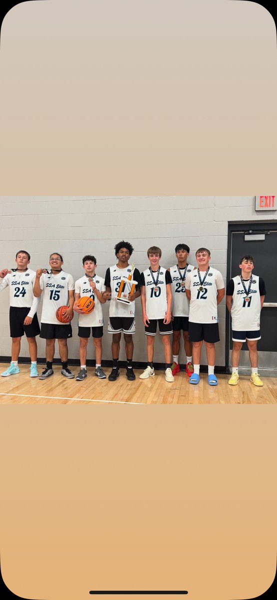 Great weekend in Kansas City coaching both <a href="/SSA_Hoops/">SSA Hoops</a> 14U Black and White groups going combined 8-0 with 4 wins coming within 1 possession. These dudes were resilient and continued to find ways to win. 

Took home 2 trophies to finish the first half of the season🏆🏆
