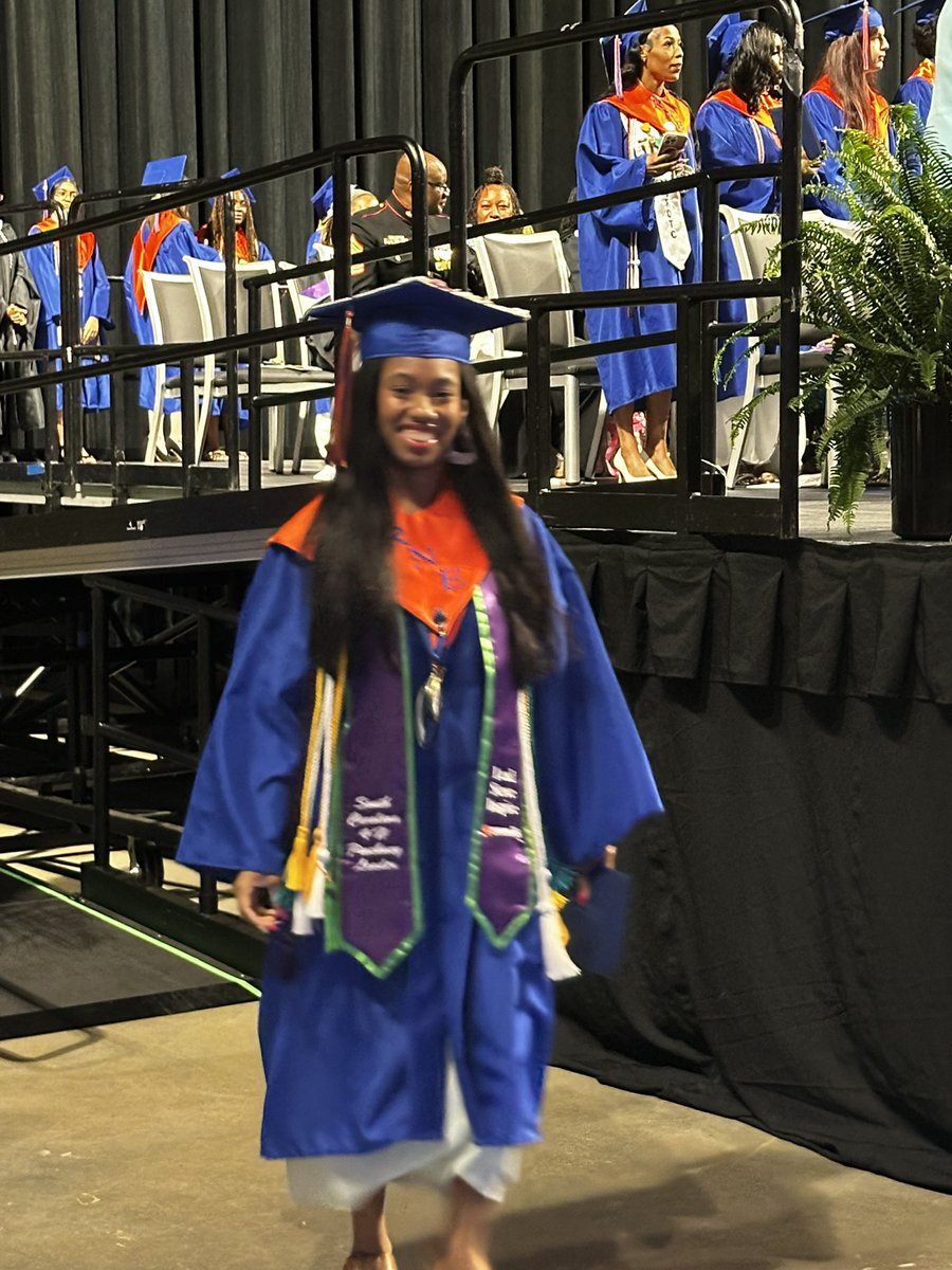 RichlandTwo's tweet photo. TIME TO WALK THE STAGE CAVALIERS!
@RNECavaliers
#DiplomaLoading โจ๐
#R2Grad https://t.co/fzKtG5W6sv