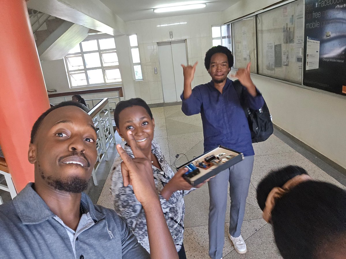 BirimumaasoR's tweet photo. It’s been a long 4 years, but I can officially say we’re done with Uni 🙏🏾😭
Can’t explain how much I love this group, you’ve made these years enjoyable in a number of ways.
God bless y’all https://t.co/KlnA0Y8Ztw