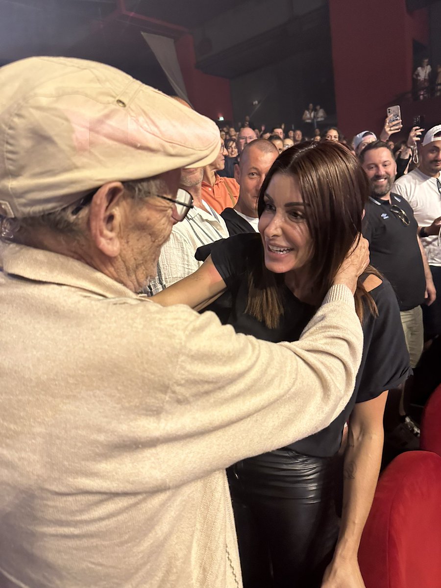 ❤️ Merci énormément d’avoir réalisé son rêve !!! <a href="/JeniferOfficiel/">Jenifer</a> <a href="/Promo_Jenifer/">#JukeboxTour ❤️‍🔥</a> 

#jukeboxtour