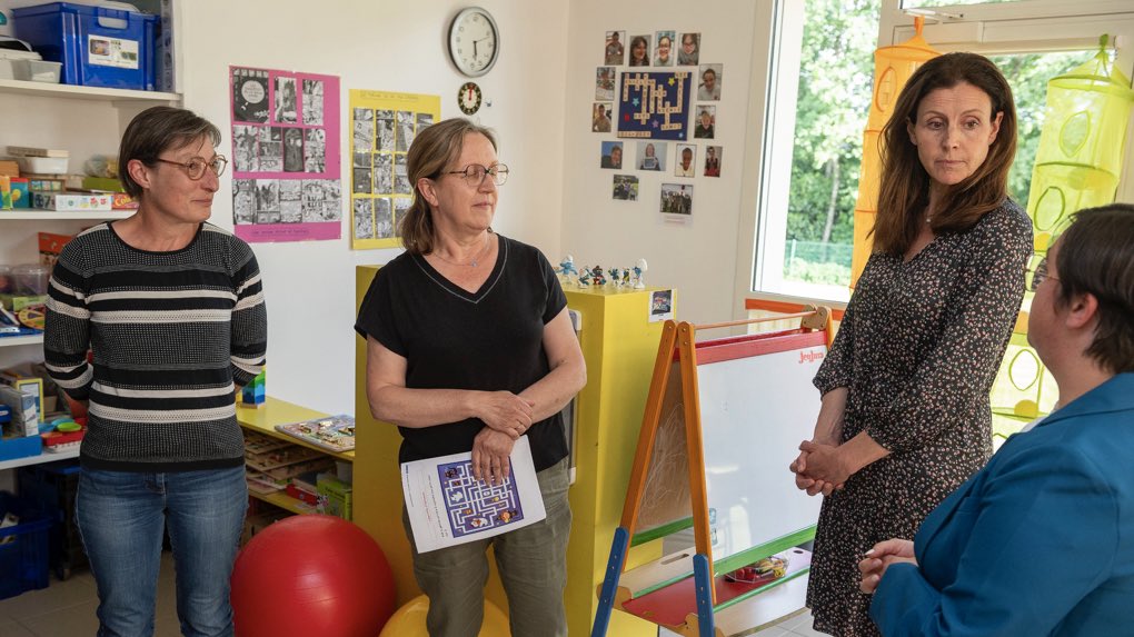 Cet après-midi, j’ai eu l’occasion de visiter l’IME de la Dussetière, un lieu où l’on accompagne des jeunes en situation de handicap avec attention et engagement.

👉 63 enfants et jeunes y sont suivis au quotidien. 

👉 Une équipe de 50 professionnels (éducateurs, enseignants,