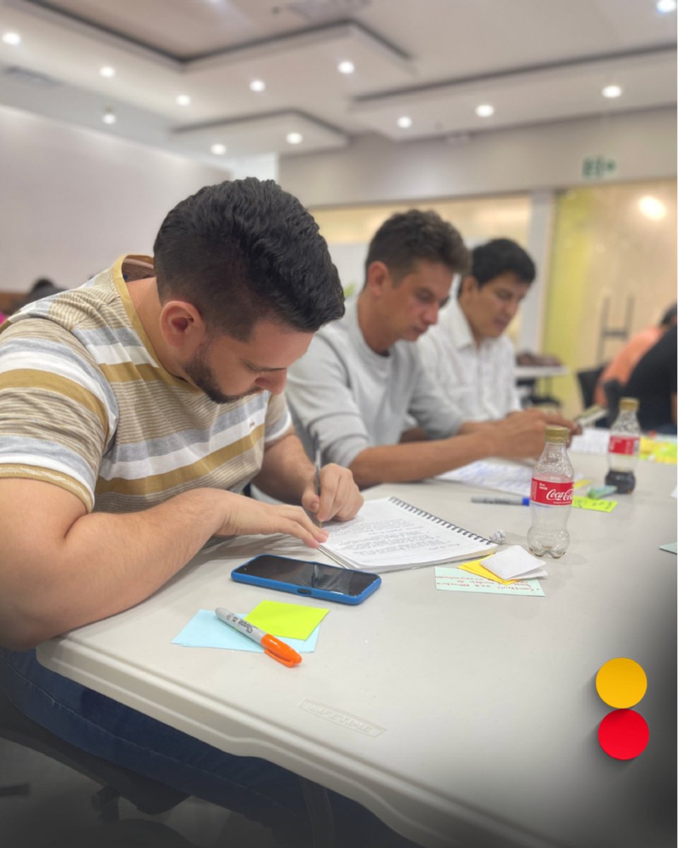 🚀 ¡Éxito total en el Bootcamp de Confrontación de Modelo de Negocio ITC! 🌱 Emprendedores perfeccionaron sus ideas junto a expertos, construyendo futuros sólidos para sus negocios. 🌟