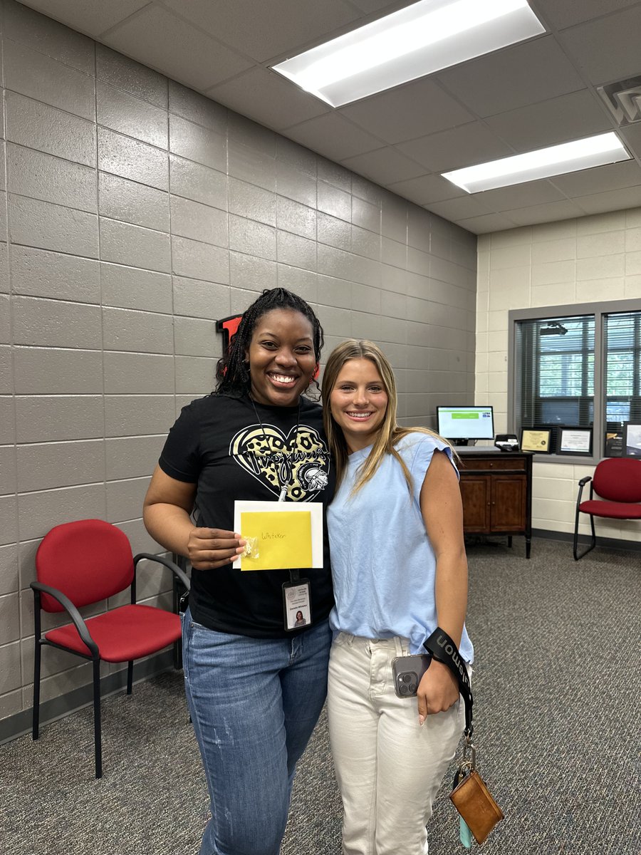 Honor Graduate Addyson Willis presented her Golden Apple to Ms. Danielle Whitaker.
"Ms. Whitaker was an amazing teacher because I could always tell how much she truly cared. I felt safe and comfortable in her classroom, and she made learning something I looked forward to."