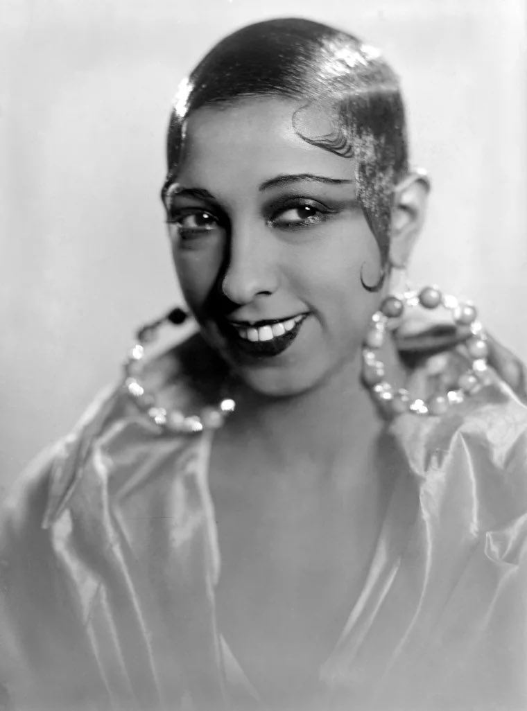 FilmUpdates's tweet image. FKA Twigs is in negotiations to star as Josephine Baker in a biopic directed by Maimouna Doucouré.
The pioneering American-born French dancer, singer and actor.