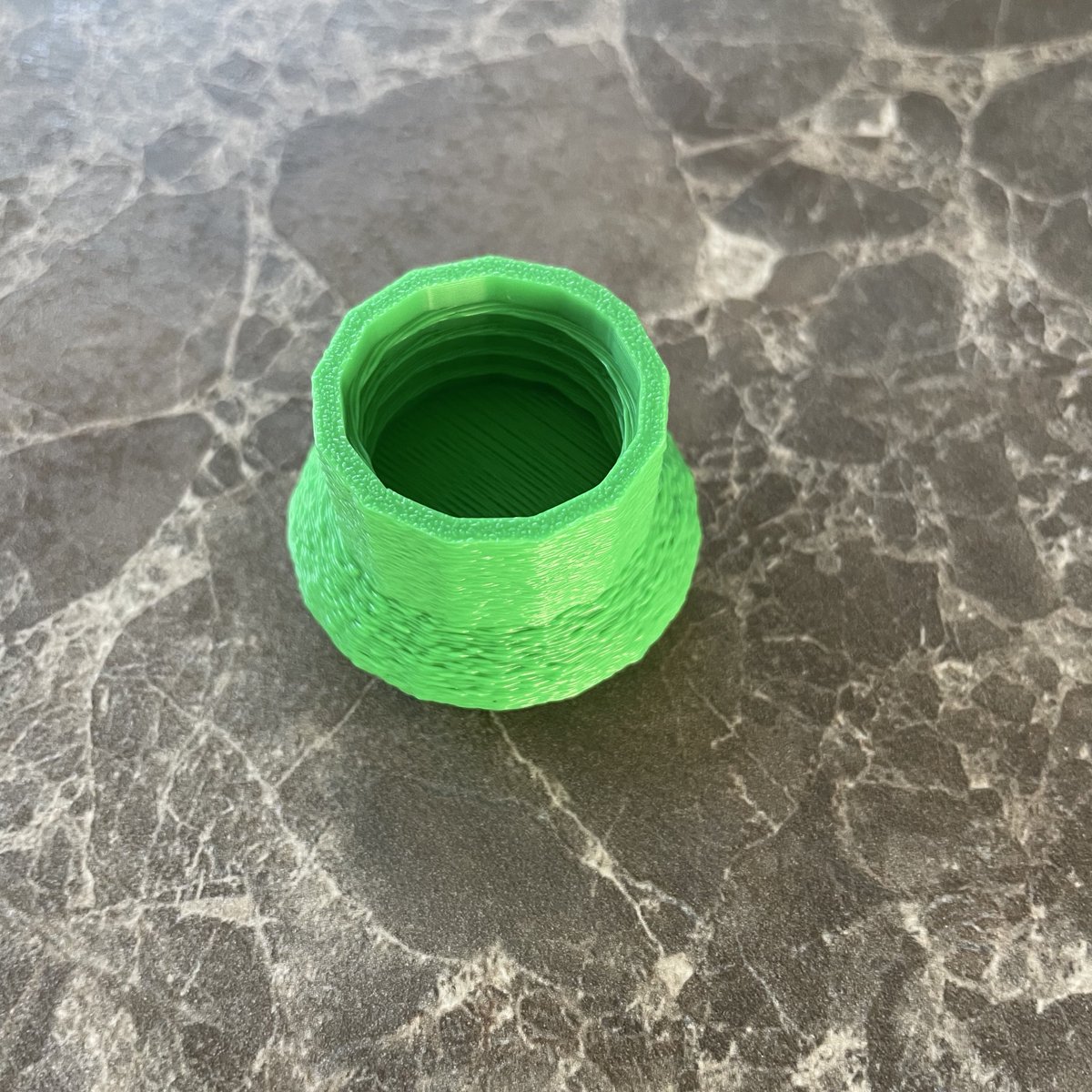 RobFuncken's tweet image. So fun to play with my @BambulabGlobal 3d printer and learning 3D with @Shapr3D. I’ve now made a bottle cap with thread which broke years ago!