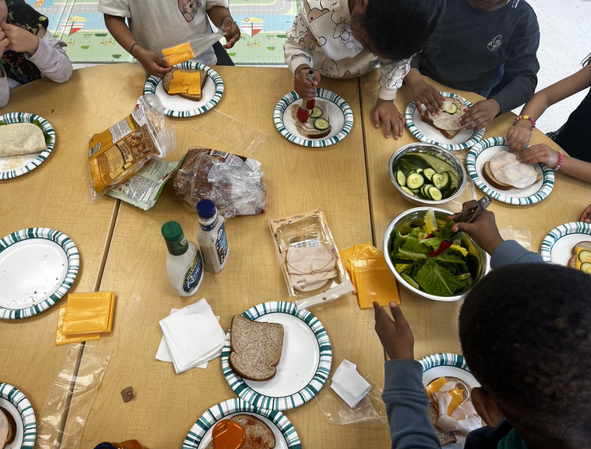 Stack it, spread it, taste it! Sandwich-making was on the menu in our Parkland school age program.  These moments are about more than food—they’re about fostering creativity, connection, and confidence.