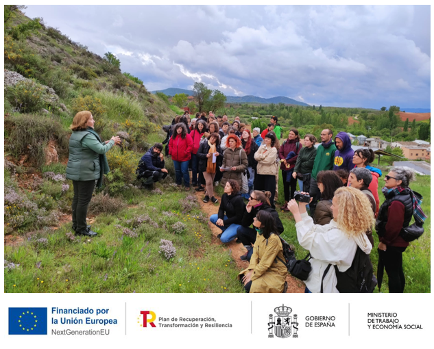 agrestascoop's tweet photo. El pasado 10 de mayo se celebró el Foro Mujer Rural en Ribatajada (#Cuenca)

👉promoviendo el encuentro y la sostenibilidad en el medio rural, con actividades comunitarias centradas en:
🌿agroecología
👩‍🌾saberes tradicionales
🎨arte
📚memoria
💫astronomía feminista
🏡cultura local https://t.co/T6JvynwV9b