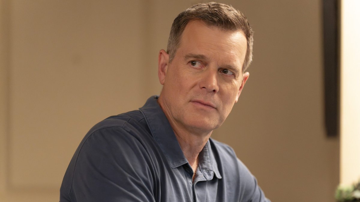 TVFanatic's tweet photo. From #911onABC to Six Feet Under, Peter Krause has starred in some of television's most beloved series. We're looking back at some of his best work. https://t.co/3MABPJg4uN https://t.co/ktuHrP8Uyq