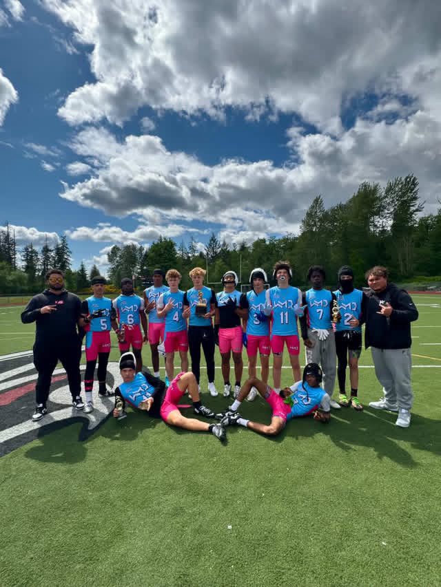malmalfields_'s tweet image. After an amazing tournament with @WipeMeDownBoyz, took home the trophy back-to-back weekends. I had  0 touchdowns allowed and 3 interceptions against some great talent and got a defensive MVP trophy.
@Murdock_02 @Ryan_Clary_