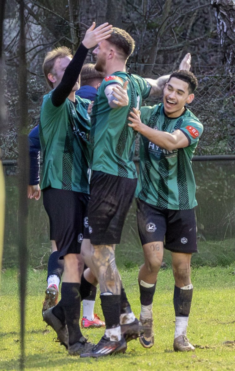 ANDOVER NEW STREET 💚🖤⚽️ tweet media