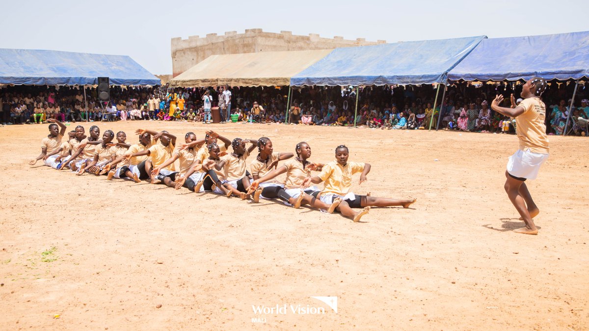 A la suite de Diema, le Cluster de Koudiakan a organisé sa journée spéciale "Bounce Back" dédiée aux enfants du village de Weleguena I (Koutiala). 

Cette célébration, riche en émotions et en couleurs, avait pour objectif de marquer l’anniversaire des enfants du programme tout en