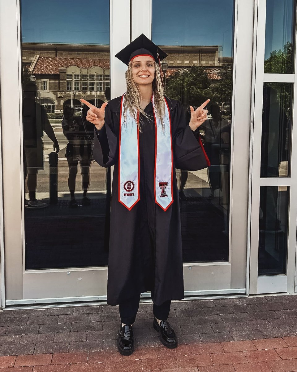 Congratulations to <a href="/denaefritz23_/">Denae Fritz</a> on graduating this past weekend 🎉🎓

#WreckEm