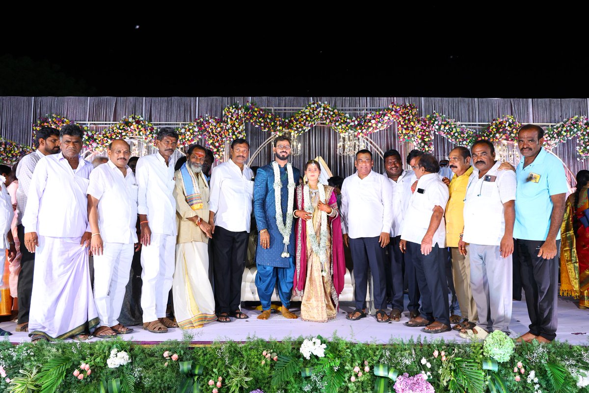 KandulaNR's tweet photo. మార్కాపురం శాసనసభ్యులు శ్రీ కందుల నారాయణరెడ్డి గారు త్రిపురాంతకం లో ధూపాటి వారి వివాహ రిసెప్షన్ కి హాజరై నూతన వధూవరులను ఆశీర్వదించారు...
#mla #kandulanarayanareddy #markapuram #anchanalacommittee #member #ap #assmbly #attended #recepcion https://t.co/l6SyT0jYrt