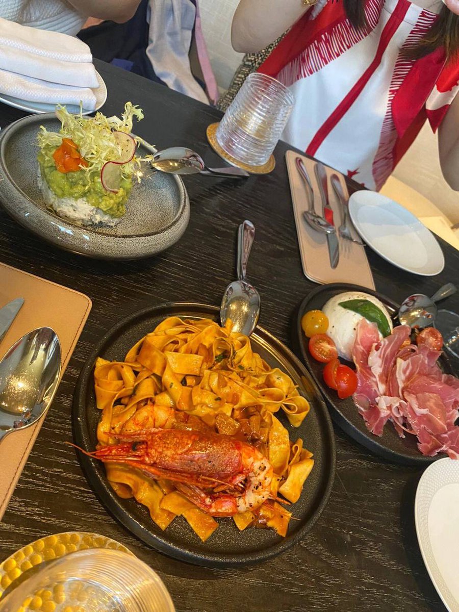 It's so rare to get together with my best friend for a while, so I'm particularly happy in my heart. I hope such days can come often