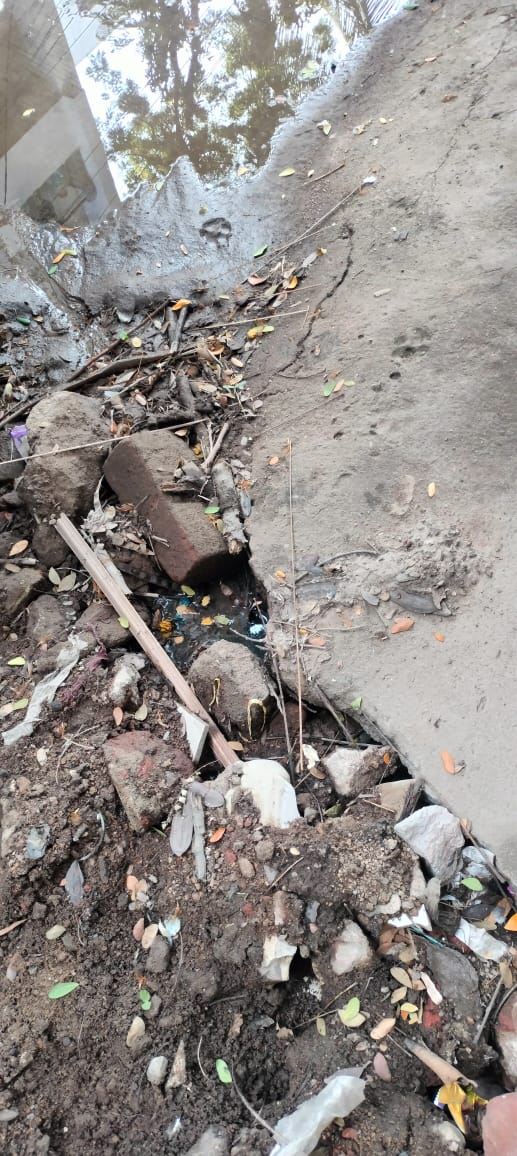 shashank21043's tweet photo. Dear 
@HMWSSBOnline  drainage overflow and very unpleasant smell look into ASAP 
Address 12-2-422/82 , Priya colony gudimalkapur for mobile please check the DM . https://t.co/nYEHjuItEO