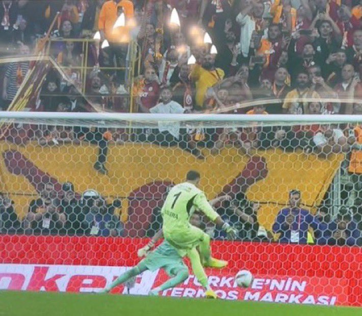 SancakBaris's tweet photo. İlk golünde 13 yaşındaydım
Son golünde 26 yaşımdayım https://t.co/jf7ekQ9Bw4