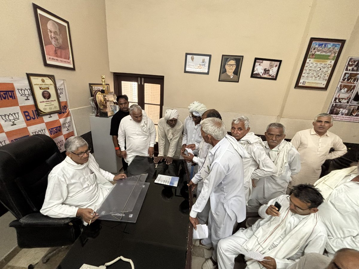 महम आवास कार्यालय पर जनसुनवाई l