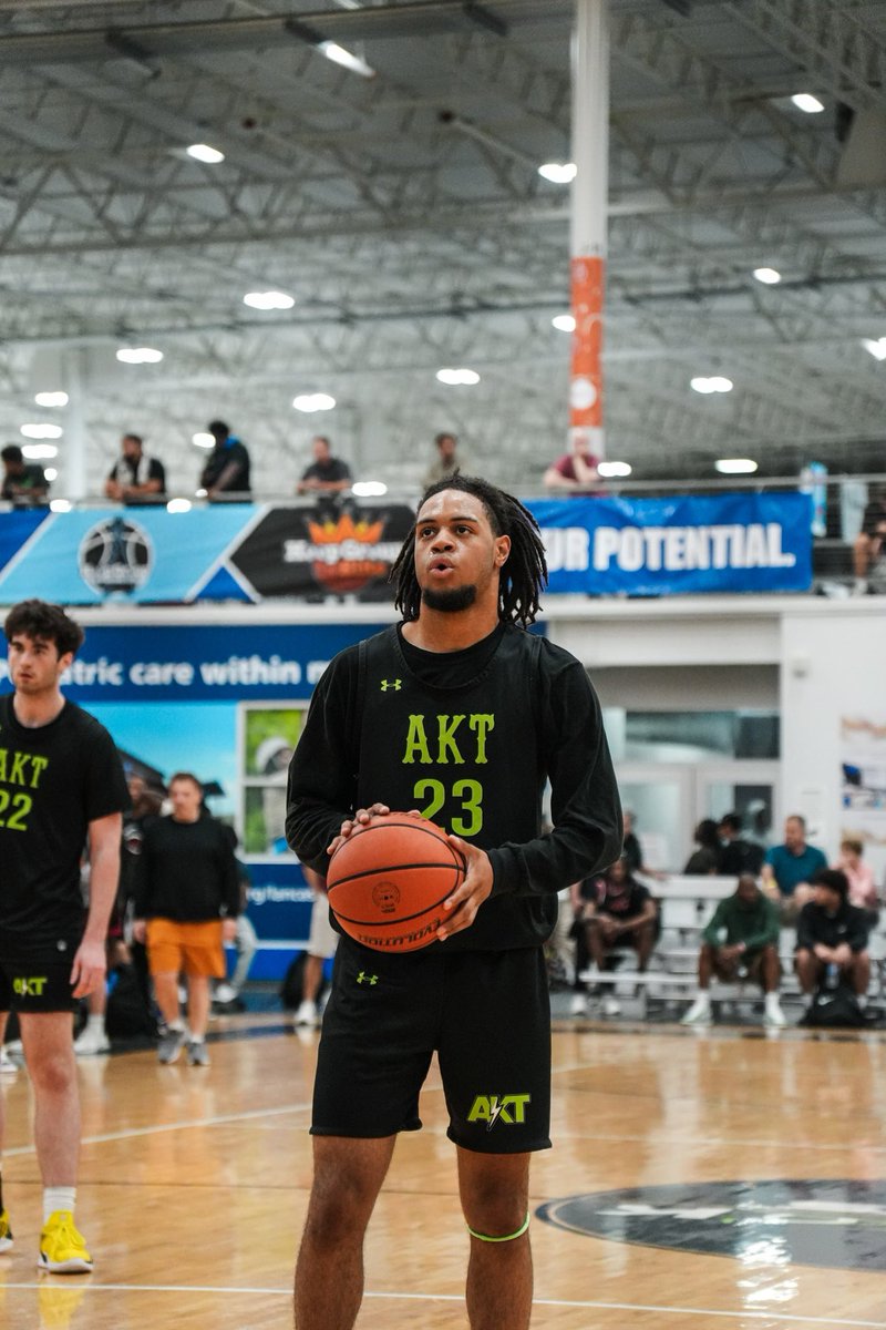 <a href="/dj_robinson27/">Derrick Robinson Jr. 2026</a> was great all weekend for AKT HGSL helping us go 4-0! Dj guarded the other teams best players picking up 94 feet the whole game, does what ever is asked to help the team win! Weekend Stats:  11 Points 6 Reb. 4 Assist 3 Steals a game! Elite Energy on the court ⚡️