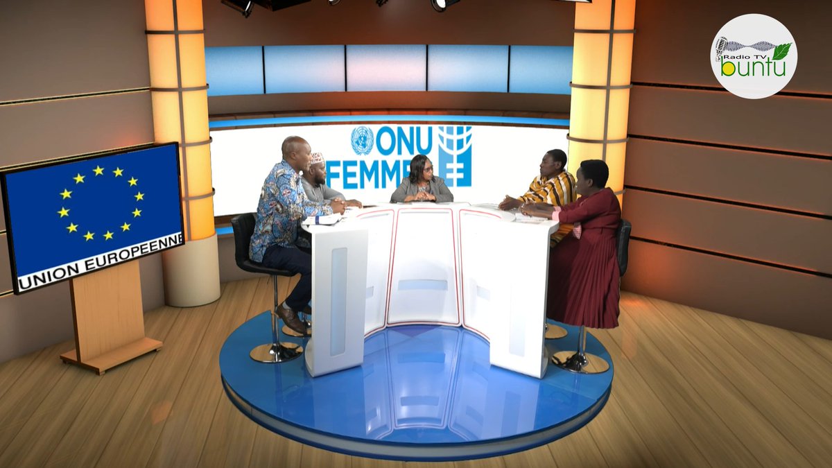 BuntuTv's tweet photo. #VSBG: "Certaines barrières culturelles sont une entrave, les gens doivent changer les comportements", Vianney Ndayishimiye, conseiller  du gvnr de
@KayanzaProvince . 👉https://t.co/HPOeVimZaf
Merci à @UNWomenBurundi ,@UEauBurundi 🇪🇺,@GenreMinistere 🇧🇮 pr avoir rendu ce débat. https://t.co/lBsxnH8vEL